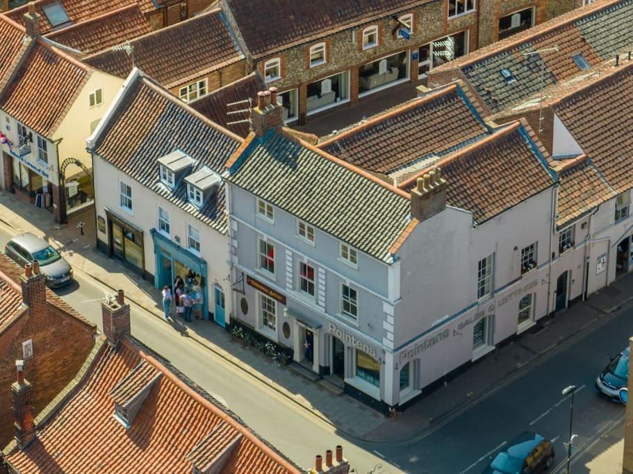 Sarah'S - A Townhouse Apartment In Georgian Holt Holt  Esterno foto